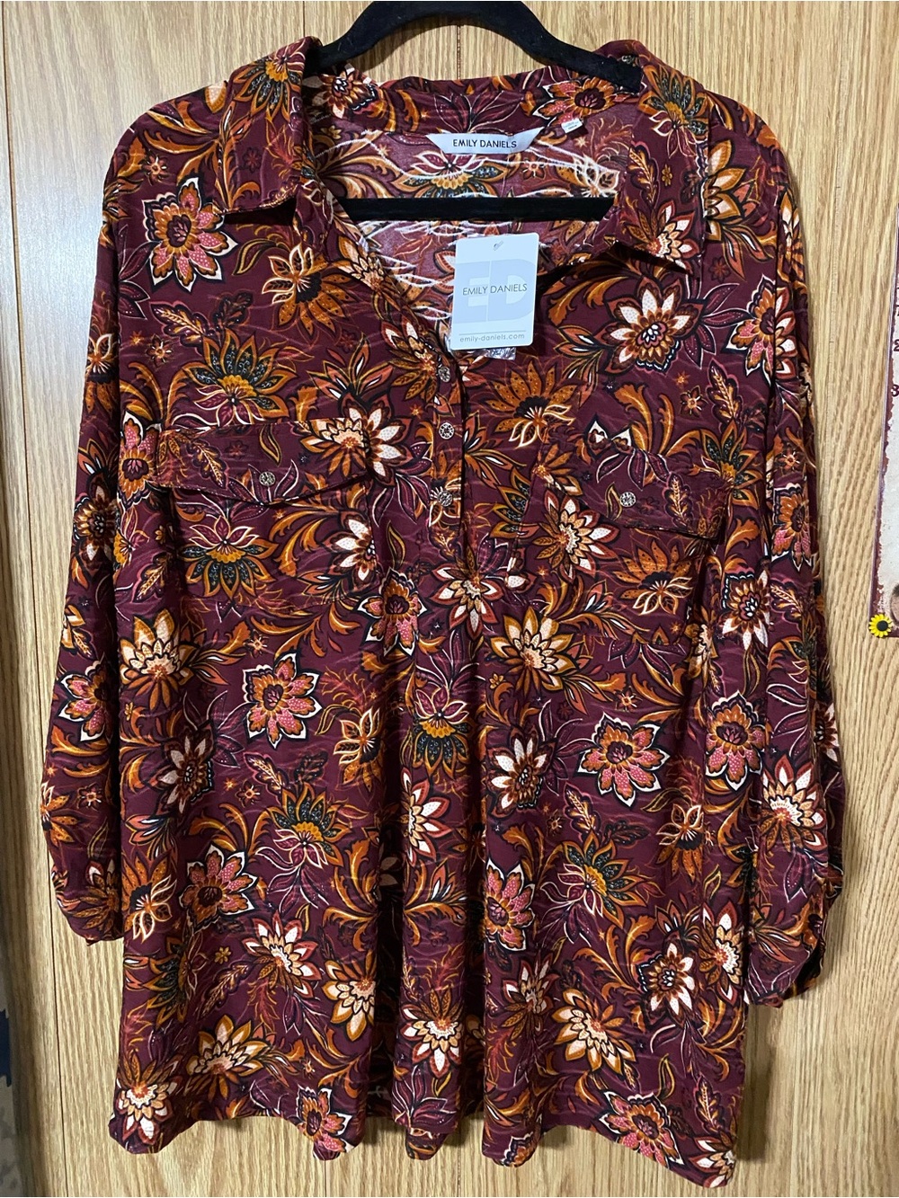 Emily Daniels Women's Burgundy Floral Button-Front Shirt Size 3X NWT